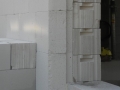 Detail zateplenia medzi domom a garážou